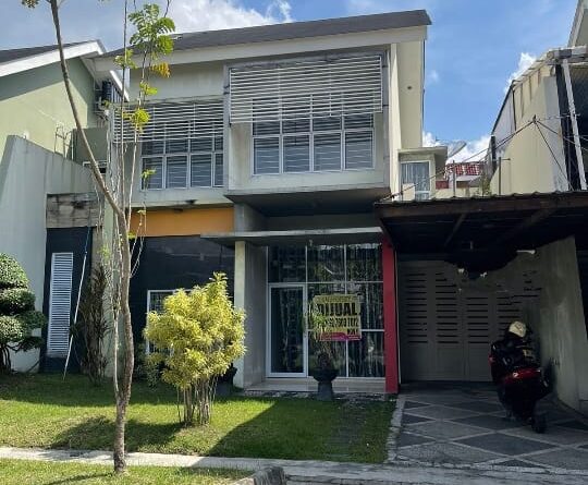 Dijual rumah 2 lantai jl. bakti seokarno hatta pekanbaru